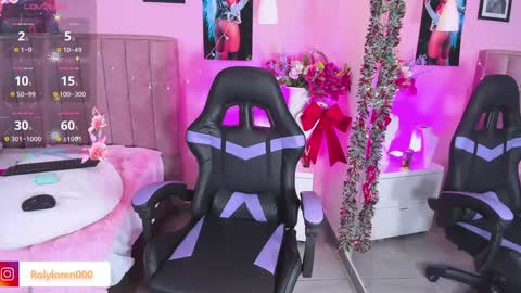 Snapshot of rolyloren chatting on December 14, 10:50 pm Marcela online show from December 14, 10:50 pm