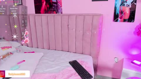 Snapshot of rolyloren chatting on December 18, 2:21 am Marcela online show from December 18, 2:21 am