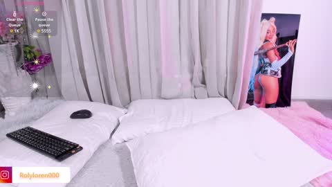 Snapshot of rolyloren chatting on January 30, 11:55 pm Marcela online show from January 30, 11:55 pm