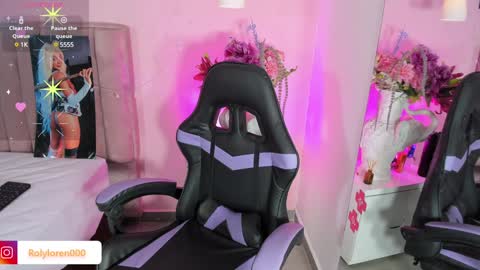 Snapshot of rolyloren chatting on February 2, 8:51 pm Marcela online show from February 2, 8:51 pm