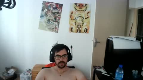 Snapshot of romainb72 chatting on June 21, 10:07 am romainb72 online show from June 21, 10:07 am