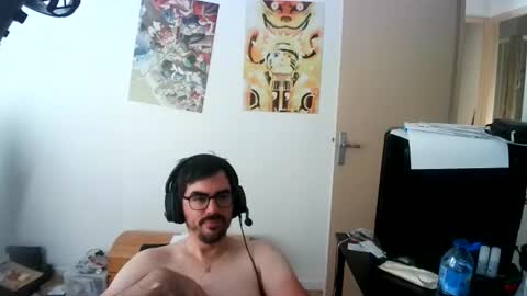 Snapshot of romainb72 chatting on July 9, 6:01 pm romainb72 online show from July 9, 6:01 pm