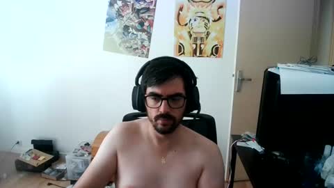Snapshot of romainb72 chatting on July 18, 4:00 pm romainb72 online show from July 18, 4:00 pm