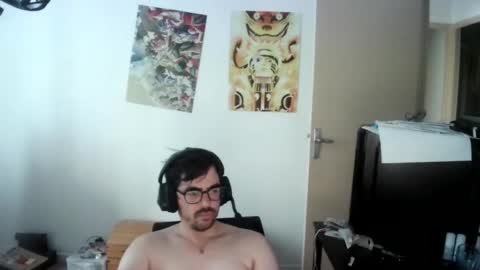 Snapshot of romainb72 chatting on August 5, 5:54 am romainb72 online show from August 5, 5:54 am