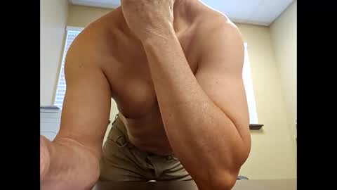 Snapshot of romanteeks chatting on February 18, 7:43 pm romanteeks online show from February 18, 7:43 pm