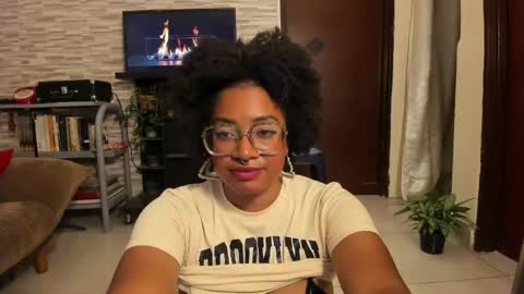 Snapshot of romantic_stargirl chatting on June 4, 11:11 pm Is A Belle online show from June 4, 11:11 pm