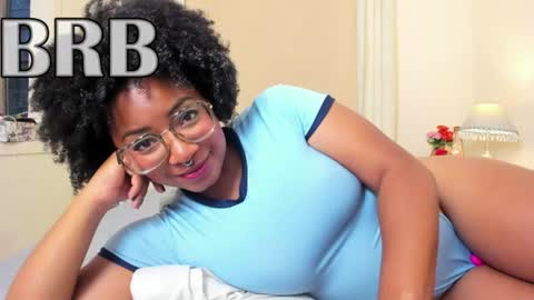 Snapshot of romantic_stargirl chatting on July 22, 10:29 am Is A Belle online show from July 22, 10:29 am