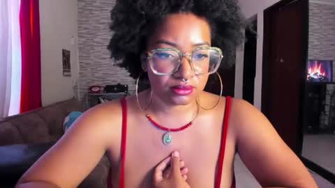 Snapshot of romantic_stargirl chatting on July 23, 4:16 pm Is A Belle online show from July 23, 4:16 pm