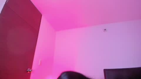 Snapshot of romantik_doll chatting on July 3, 10:49 pm zaray online show from July 3, 10:49 pm