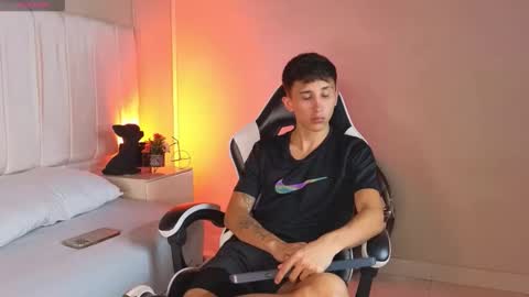 Rome online show from April 14, 7:53 pm