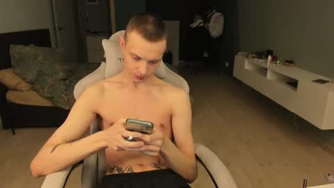 Snapshot of romeo_mercy chatting on February 25, 2:22 pm Romeo online show from February 25, 2:22 pm