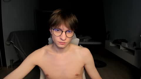 Snapshot of romeo_mercy chatting on January 16, 12:53 pm Romeo online show from January 16, 12:53 pm