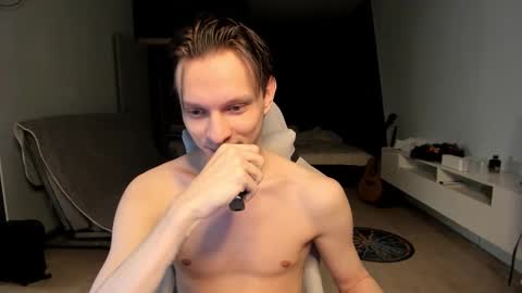 Snapshot of romeo_mercy chatting on February 6, 2:20 pm Romeo online show from February 6, 2:20 pm