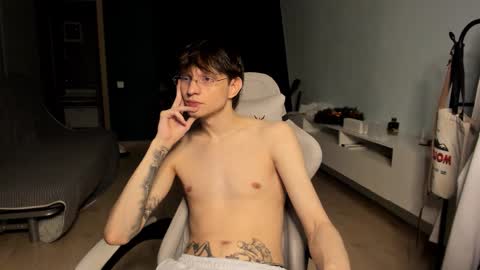 Snapshot of romeo_mercy chatting on February 15, 12:51 am Romeo online show from February 15, 12:51 am