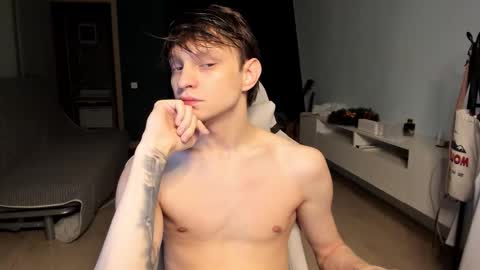 Snapshot of romeo_mercy chatting on February 16, 1:46 am Romeo online show from February 16, 1:46 am