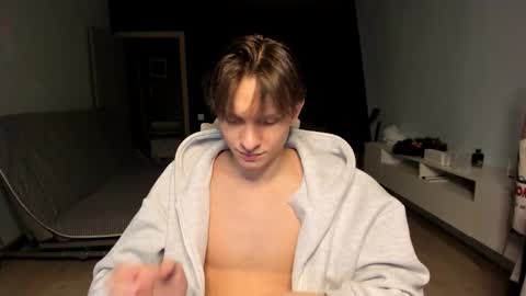 Snapshot of romeo_mercy chatting on February 24, 7:12 pm Romeo online show from February 24, 7:12 pm