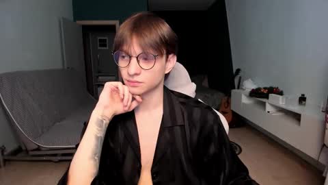 Snapshot of romeo_mercy chatting on February 25, 10:03 am Romeo online show from February 25, 10:03 am