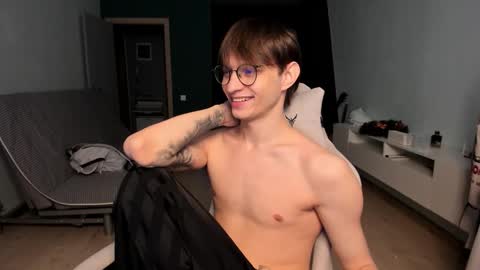 Snapshot of romeo_mercy chatting on February 26, 9:41 am Romeo online show from February 26, 9:41 am