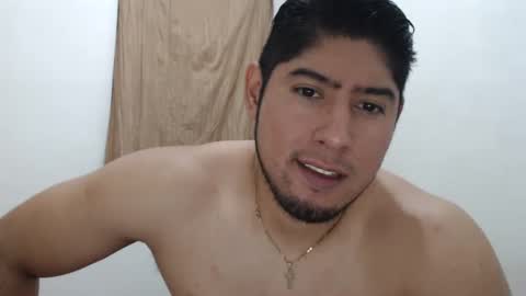 Snapshot of romeo_myroom chatting on December 1, 7:58 pm Romeos Room online show from December 1, 7:58 pm