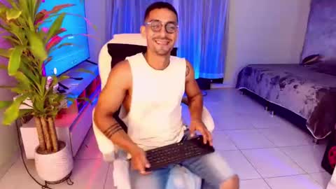 R O M E O  online show from July 28, 2:40 am