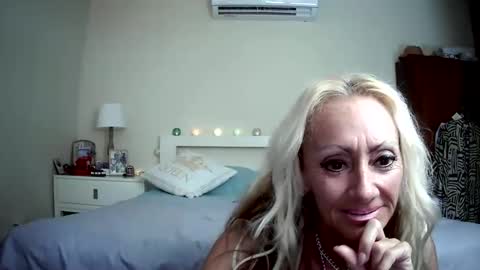 Snapshot of romeodiamond chatting on June 5, 7:30 pm romeodiamond online show from June 5, 7:30 pm