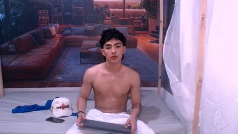 Snapshot of romeomillerr chatting on October 8, 7:44 pm Romeo online show from October 8, 7:44 pm