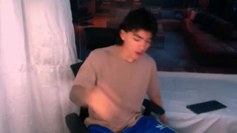 Snapshot of romeomillerr chatting on December 22, 7:33 pm Romeo online show from December 22, 7:33 pm
