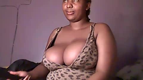 Snapshot of romina_26 chatting on June 21, 3:20 am Romina 26 online show from June 21, 3:20 am