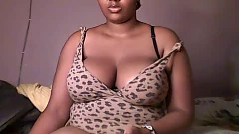 Snapshot of romina_26 chatting on June 22, 3:25 am Romina 26 online show from June 22, 3:25 am