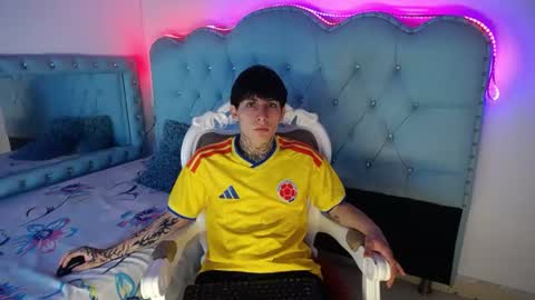Snapshot of ronal_skinny chatting on July 16, 9:32 pm ronal_skinny online show from July 16, 9:32 pm