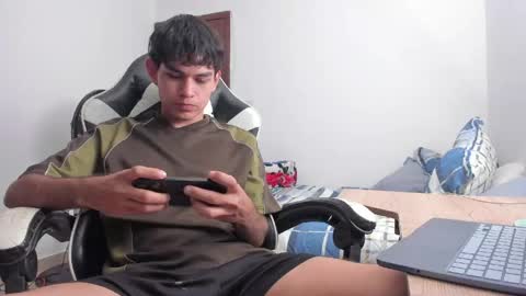 Snapshot of ronaldmq20 chatting on May 28, 2:20 am Ronaldo online show from May 28, 2:20 am