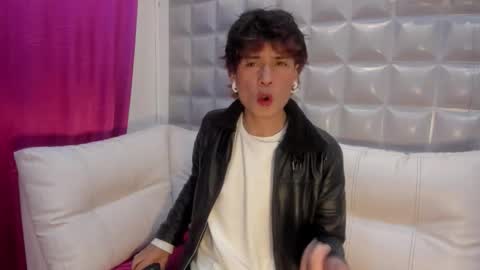 Snapshot of ronaldthompson__ chatting on March 2, 1:41 am Ronald Thompson online show from March 2, 1:41 am