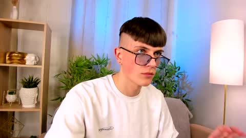 Rony online show from April 3, 9:02 pm