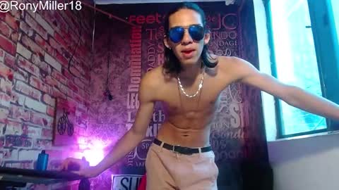 Snapshot of ronymiller_1 chatting on December 9, 3:33 pm RonyMiller 1 online show from December 9, 3:33 pm