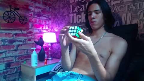 Snapshot of ronymiller_1 chatting on December 11, 6:42 pm RonyMiller 1 online show from December 11, 6:42 pm