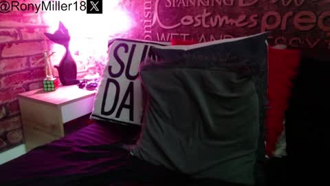 Snapshot of ronymiller_1 chatting on February 6, 10:21 pm RonyMiller 1 online show from February 6, 10:21 pm