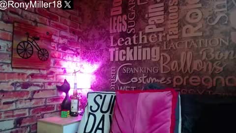 Snapshot of ronymiller_1 chatting on February 10, 6:56 pm RonyMiller 1 online show from February 10, 6:56 pm