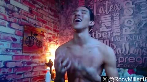 Snapshot of ronymiller_1 chatting on March 2, 2:43 pm RonyMiller 1 online show from March 2, 2:43 pm