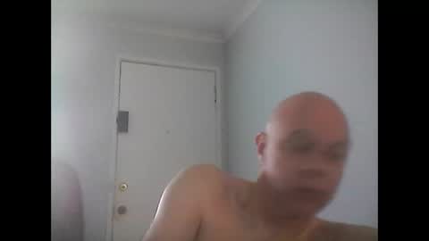 Snapshot of rooboy55 chatting on April 6, 4:46 am rooboy55 online show from April 6, 4:46 am