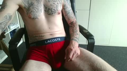 Snapshot of rore85 chatting on June 30, 8:15 am rore85 online show from June 30, 8:15 am