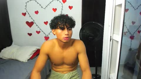 Snapshot of rory_peters_ chatting on February 16, 6:48 pm rory_peters_ online show from February 16, 6:48 pm