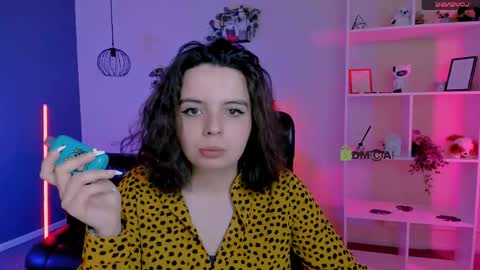 rosa_melt online show from May 6, 8:52 am