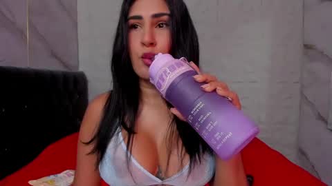 ROSALIA insta rosalia 10hoot online show from April 20, 7:48 pm