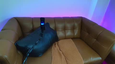 Snapshot of rosaliecaine chatting on October 6, 6:16 pm Rosalie Caine online show from October 6, 6:16 pm