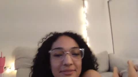 Snapshot of rosalinatoosexy chatting on January 3, 8:32 am Rosalina online show from January 3, 8:32 am