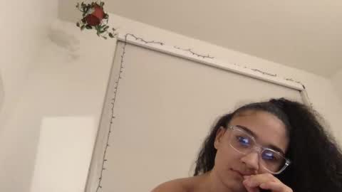 Snapshot of rosalinatoosexy chatting on February 6, 8:29 am Rosalina online show from February 6, 8:29 am