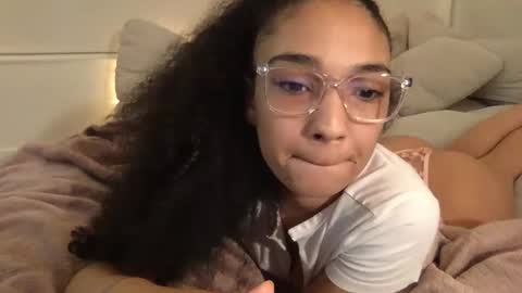 Snapshot of rosalinatoosexy chatting on February 7, 8:33 am Rosalina online show from February 7, 8:33 am