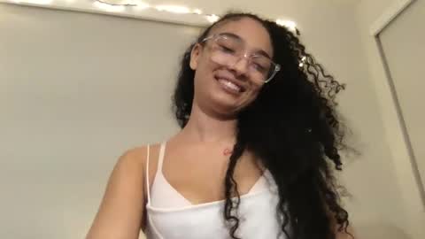 Snapshot of rosalinatoosexy chatting on March 3, 8:27 am Rosalina online show from March 3, 8:27 am