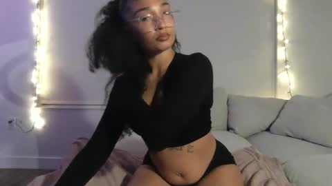 Rosalina online show from April 4, 4:33 am