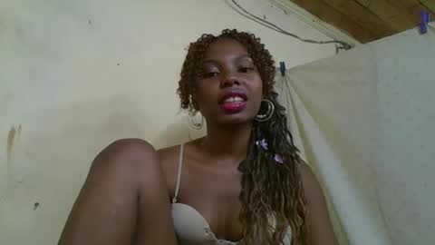 Snapshot of rosalinda933 chatting on May 2, 10:53 am Rosalinda online show from May 2, 10:53 am